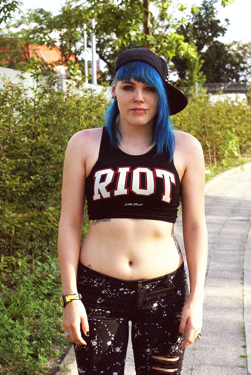 riot, tally weijl, tripp nyc, tripp, jeans, bleach jeans, ripped, destroyed, used, crop, top, nieten, spikes, grim creepers, unif, swatch, tattoos, jeremy scott, lightning